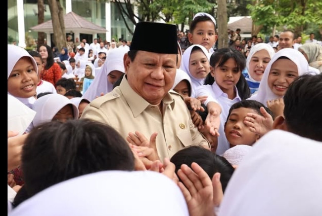 Prabowo Teken PP Perlindungan Anak, Sanksi Tegas Menanti Platform Media Sosial Jika Melanggar!