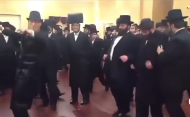 Viral, Tren Joget THR di Kalangan Muslim Indonesia Disebut Tarian Yahudi : Untung Gak Ikut-Ikutan!