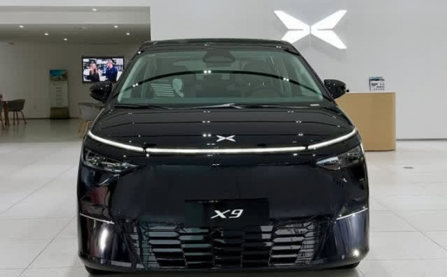 Xpeng X9 2025, MPV Listrik Revolusioner yang Dirancang dengan Teknologi AI