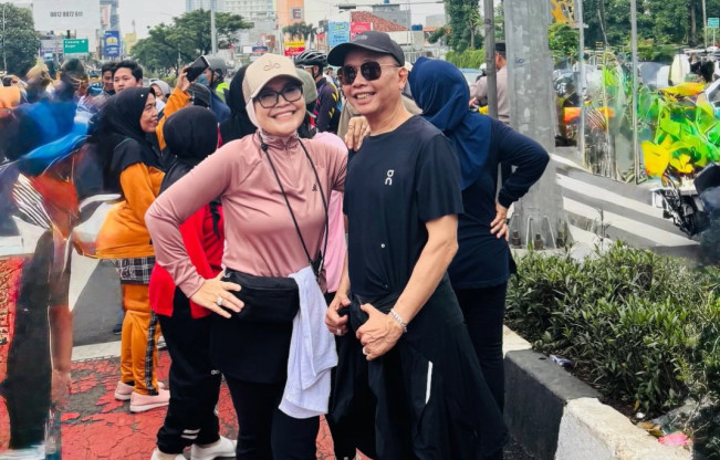 Keluarga Ayu Ting Ting Ikut Ramaikan Car Free Day di Kota Depok, Buka Stand Jualan Cemilan