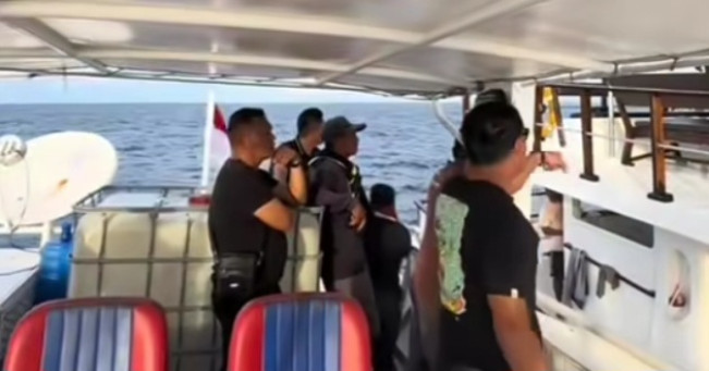 Viral! Video Bupati Mentawai Ngamuk ke Rombongan Turis Asing Gegara Tak Bayar Pajak Selancar