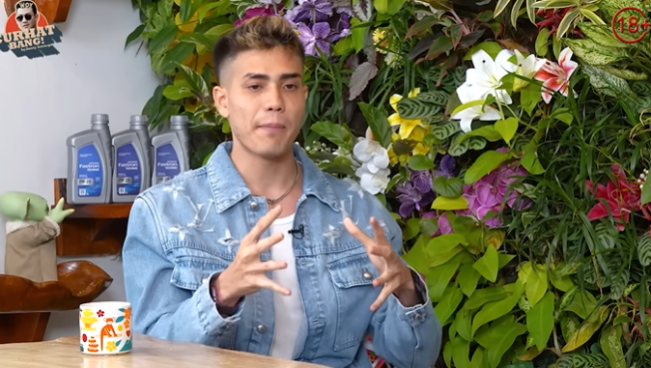 Aisar Khaled Klarifikasi Hubungannya dengan Fuji: “Bukan Gimik”