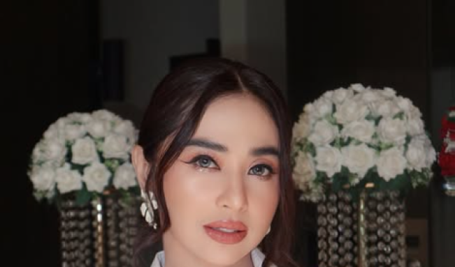 'Cover' Lagu Garam & Madu, Dewi Perssik Malah Kena Kritikan Netizwn