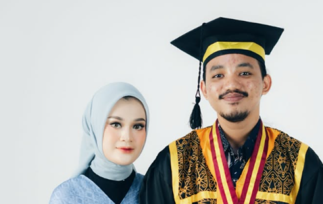 Irfan Ghafur, Konten Kreator Tiktok yang Suka Banget 'Nempel' di Video Artis