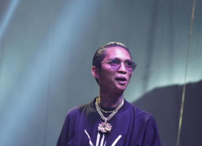 Asik Isi Acara DJ Party, Eriska Nakesya Tak Terlihat Temani Young Lex : Serius Selesai?