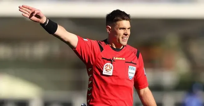 Wasit Shaun Evans Kembali Pimpin Laga Timnas Indonesia