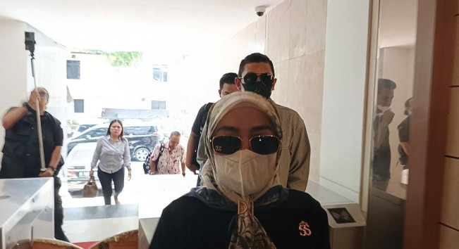 Gegara Ular dan Hantu, Nikita Mirzani Dipolisikan Shella Saukia