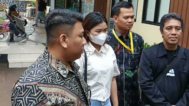 Sidang Perwalian Anak, Suami Mpok Alpa Hadirkan Anak Sulung dan Kerabat Terdekat