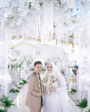 Pasangan Agung dan Ayu (Instagram)