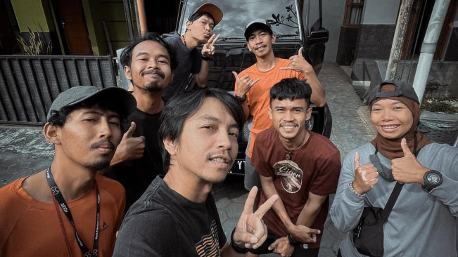 Sal Priadi Doakan Fiersa Besari dalam Pendakian Puncak Carstensz: Semoga Kau Baik-baik Saja Bung!