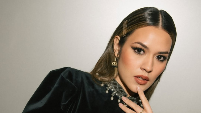 Raisa Andriana Kasih Kode Rilis Lagu 'It's Okay To Not Be Okay'