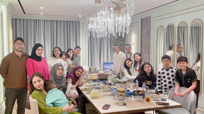 Sebut 15 Tahun Tak Sahur Bareng Keluarga Besar, Raffi Ahmad: Ini Sejarah