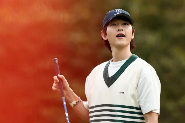 Sempat Menangis di Gala Premier 'Bogota : City of the Lost', Akhirnya Song Joong Ki Bisa Kembali Tertawa Lagi