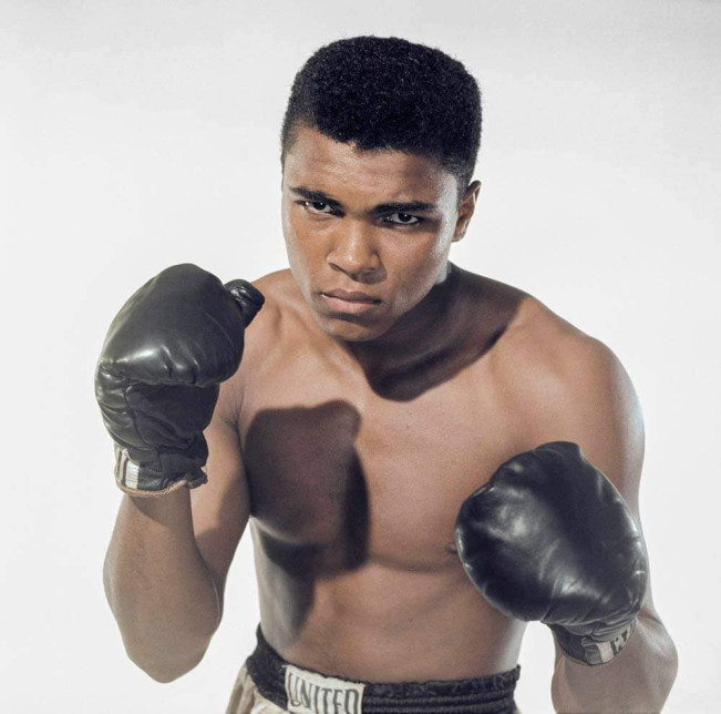 Fantastis! Celana Petinju Muhammad Ali Dilelang Rp95 Miliar