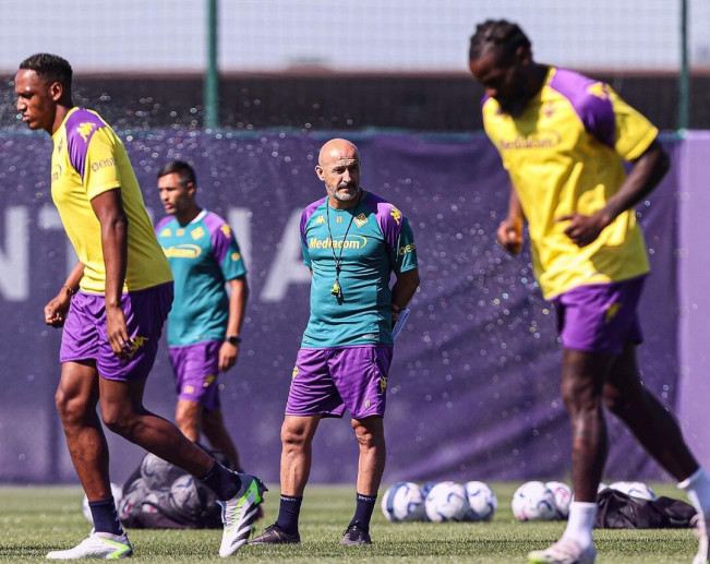 Vincenzo Italiano Tegas Tidak Jual Penyerang Fiorentina