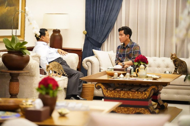 Bertemu di Kertanegara, Prabowo dan Gibran Ngobrol Ditemani Kucing