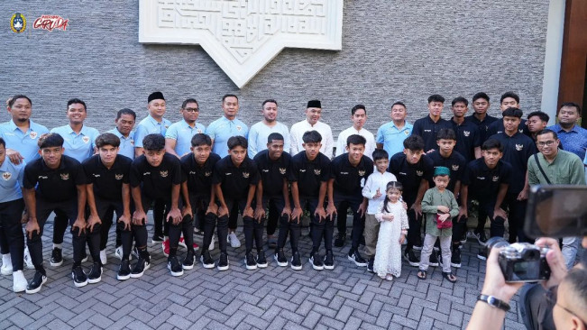 Minta Restu Solo, Tim U-16 Indonesia Sumbang Hewan Kurban