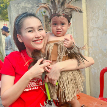 Ayu Ting Ting Berdarah-darah Digigit Bocah Umur 2 Tahun!
