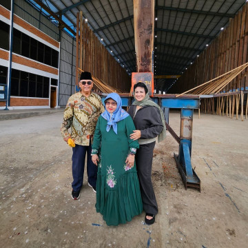 Connie Rahakundini Pose Bareng Panji Gumilang, Ikut Acara Selamatan Kapal 'Bahtera Nuh'