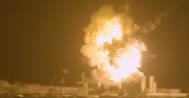 Hari Nahas Amerika, Roket SpaceX Meledak di Langit Texas