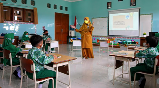 Pemerintah Akan Naikkan Gaji Guru Pada 2025, Berapa Anggaran yang Dibutuhkan?