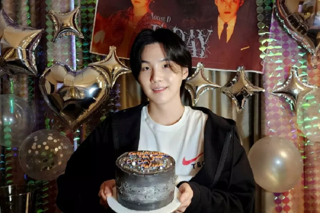 Sudah Selesai Wamil, Suga BTS Tulis Pesan Menyentuh untuk ARMY