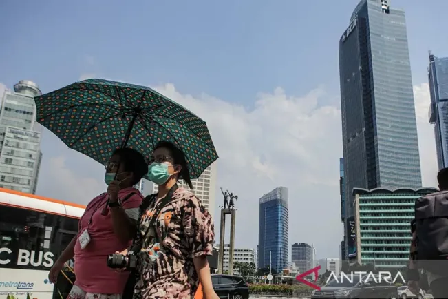 Lakukan Cara Ini! Cegah Sakit saat Suhu Panas