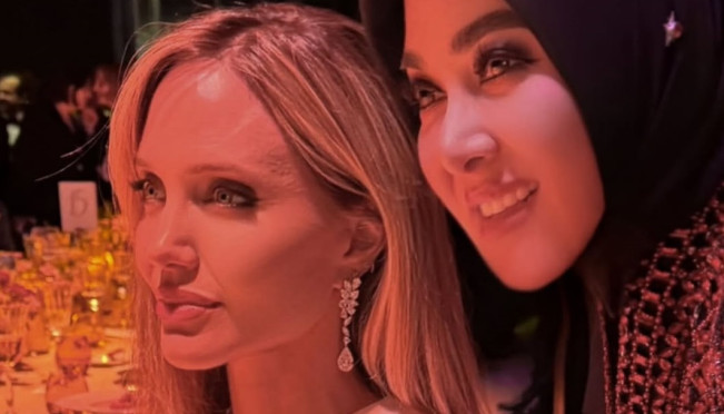 Momen Syahrini Ngantre Foto Bareng Angelina Jolie, Aisyahrani: Emangnya Dia Bestie Sama Kita?