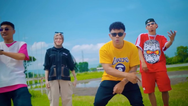 Arti Lagu Tabola Bale yang Guncang Istana, Kisah Pemuda yang Galau Karena Jatuh Cinta