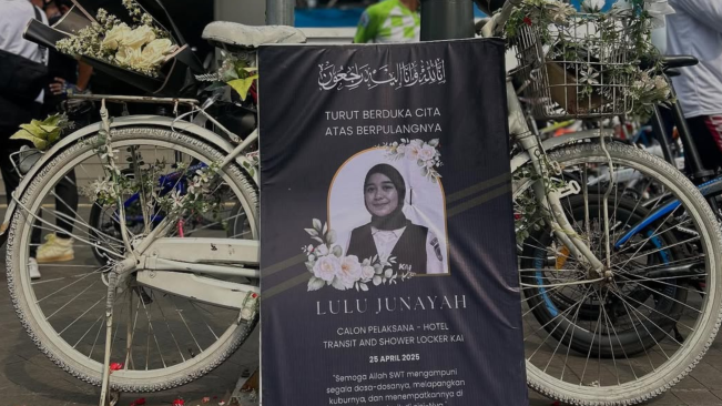 Lakukan Aksi Tabur Bunga Mengenang Lulu Junayah, Pihak BlueBird Ucapkan Belasungkawa