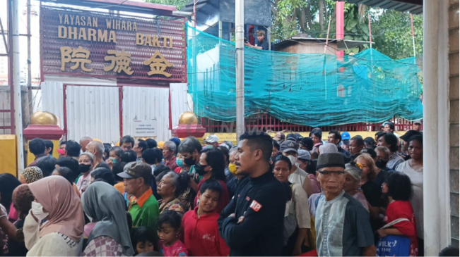 Tak Cuma Bagikan Takjil, Vihara Dharma Bakti Gelar Pemeriksaan Kesehatan Gratis Selama Ramadan 2025