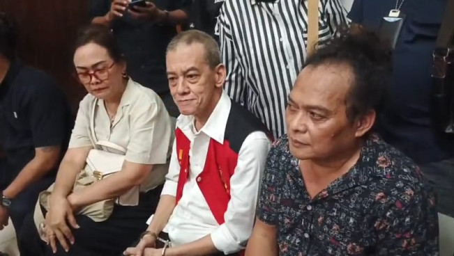 Fariz RM didampingi kuasa hukumnya, Deolipa Yumara di PN Jakarta Selatan. [FTNews]