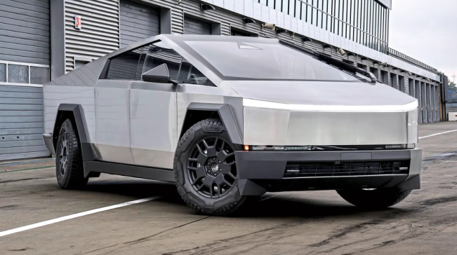 Viral! Tesla Cybertruck Dikawal Sirine ‘Tot Tot Wuk Wok’, Harganya Setara Rumah Mewah di Jakarta