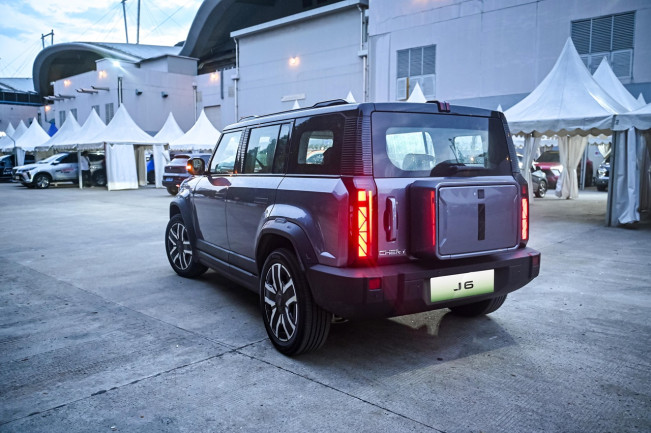 Belum Lama Diluncurkan, Ini Spesifikasi dan Harga SUV Offroad Listrik Chery J6