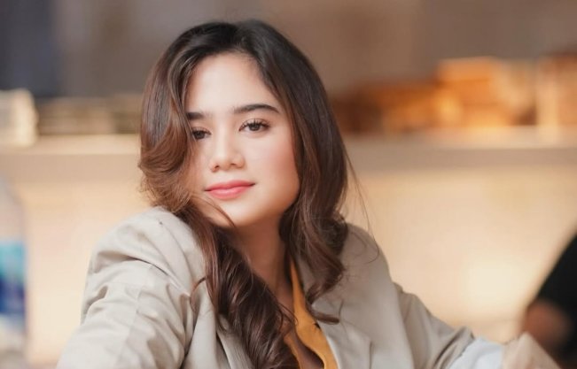 Lagi Berkabung, Cerita Tissa Biani Tetap Syuting Film Agak Laen Pasca Kepergian Sang Ayah