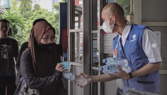 Deretan Halte TransJakarta yang Bagikan Takjil Gratis Puasa Ramadan 2025