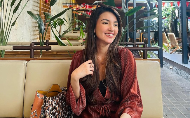 Biografi Tsania Marwa, Mantan Istri Atalarik Syach Keturunan Arab