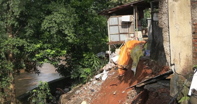 Curah Hujan Tinggi, 2 Wilayah di Jakarta Ini Diminta Waspada Potensi Longsor
