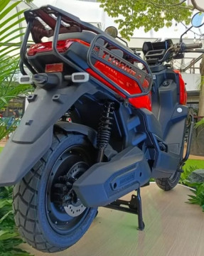Motor listrik Tyranno dapat melaju hingga 110 km sekali pengisian. [Instagram]