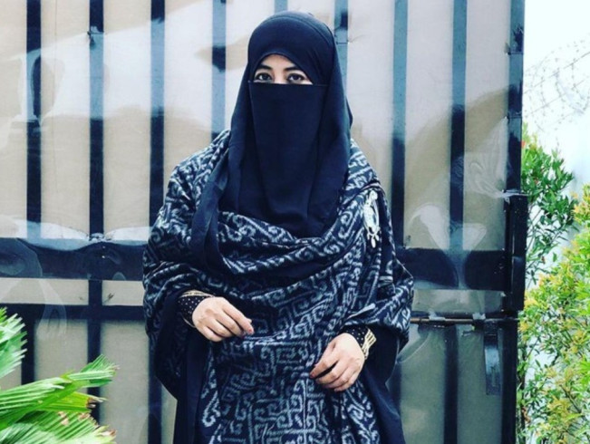 Biografi Umi Pipik, Polisikan 2 Akun Pembully
