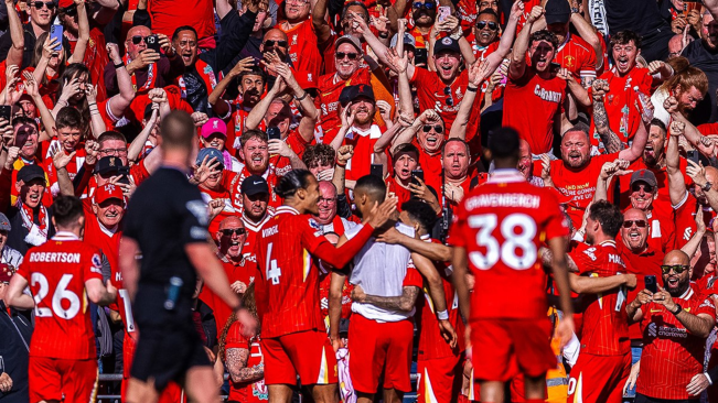 Liverpool Juara Liga Inggris! Laga Lawan Tottenham Hotspur Dipenuhi Balon Merah