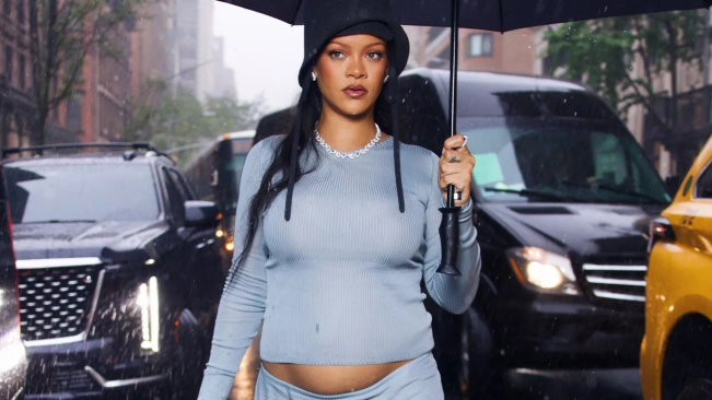 Rihanna Umumkan Kehamilan ke-3 di Met Gala 2025