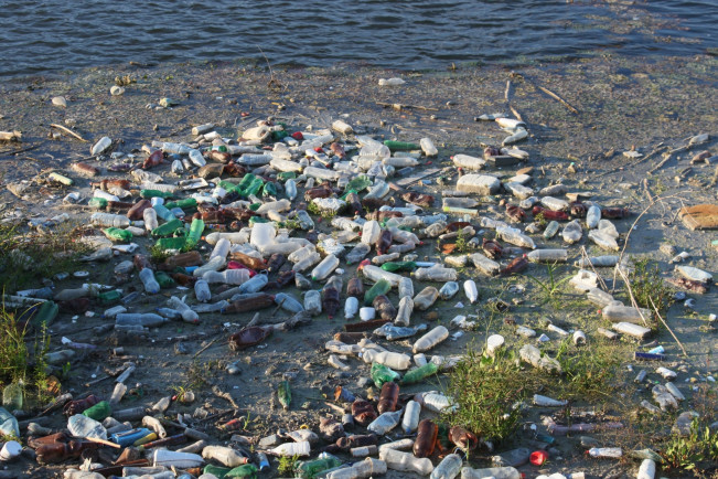 Lebih dari 16.000 Bahan Kimia Ada di Dalam Kandungan Plastik