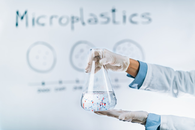 Ngeri! Manusia Hirup 16,2 Potongan Mikroplastik Setiap Jamnya