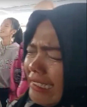 Viral Ramai Isak Tangis Emak-emak, Demi Hadiah Jutaan Rupiah: Ini Fenomena Apa Lagi?