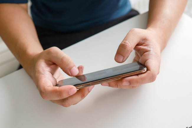 1 dari 4 Anak Muda, Kecanduan Smartphone