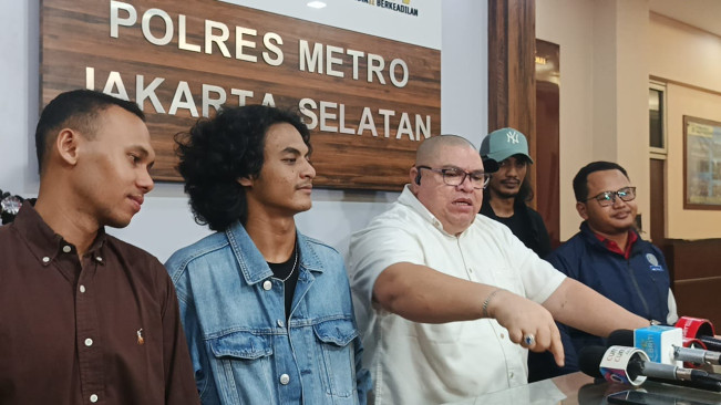 Vadel Badjideh Diperiksa Polisi dengan Terlapor Nikita Mirzani Kasus Pencemaran Nama Baik