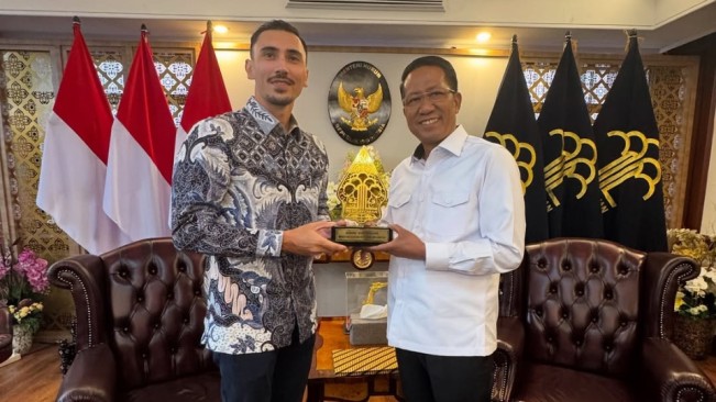 Biodata dan Agama Vincent Verhaag Suami Jedar, Sah Jadi WNI