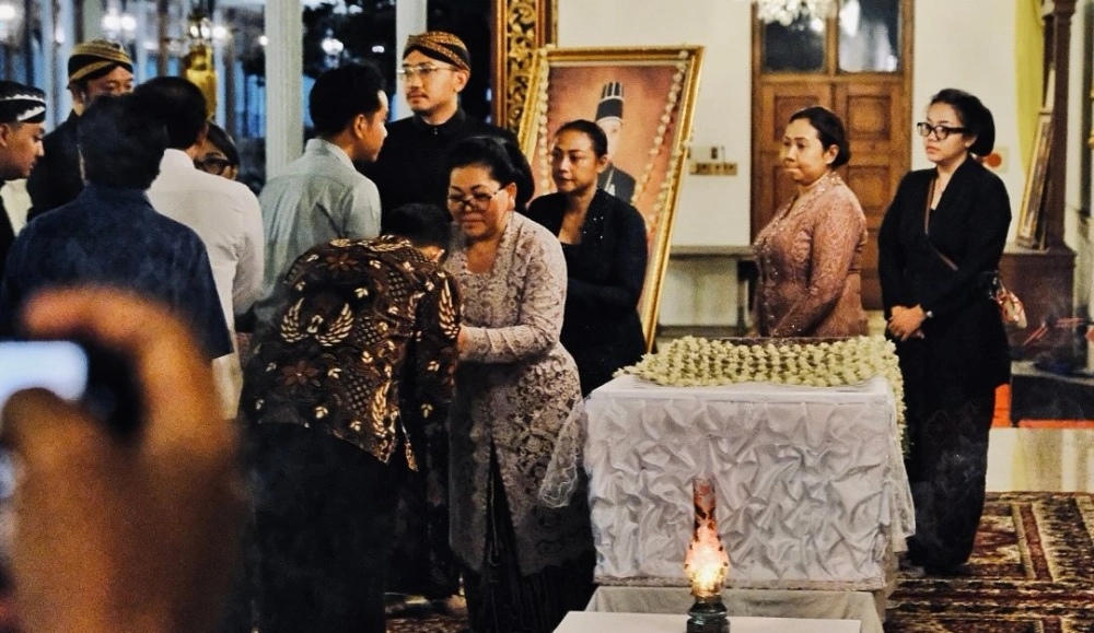 Kenapa Pemakaman Pakubuwono XIII Dilakukan Hari Rabu? Ini Alasan Filosofisnya