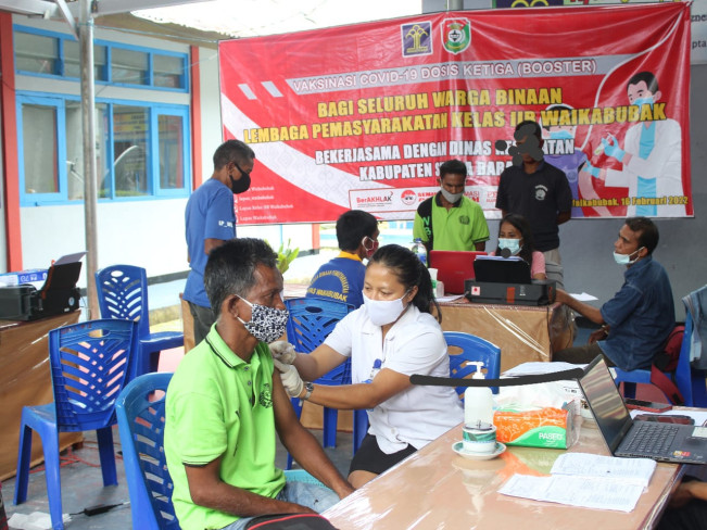 Ratusan Warga Binaan Lapas Waikabubak dapat Vaksin Booster